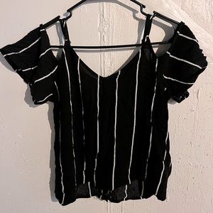 Medium cropped button up off the shoulder striped Kendall an kylie casual shirt!